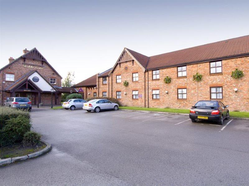 Premier Inn Manchester - Handforth Exterior photo