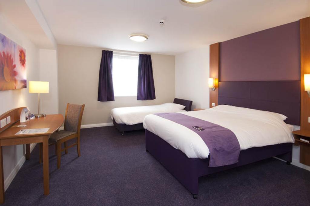 Premier Inn Manchester - Handforth Room photo