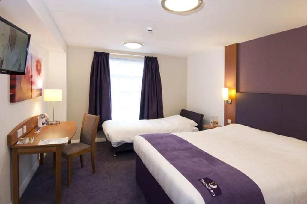 Premier Inn Manchester - Handforth Room photo